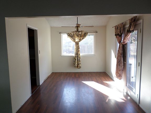 4th image of 3228 Deerfield Ct