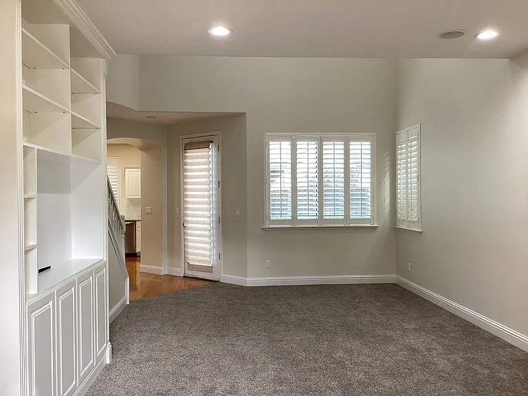 741 W Barcelona Ln — Photo 2