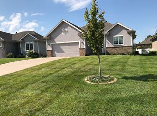 9514 Valley Rd, La Vista, NE 68128