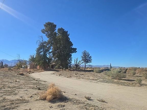 3rd image of 15366 E Palmdale Blvd