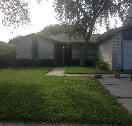 3rd image of 5833 Crestgrove Dr