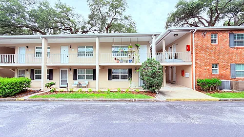2500 Lee Rd Photo 1