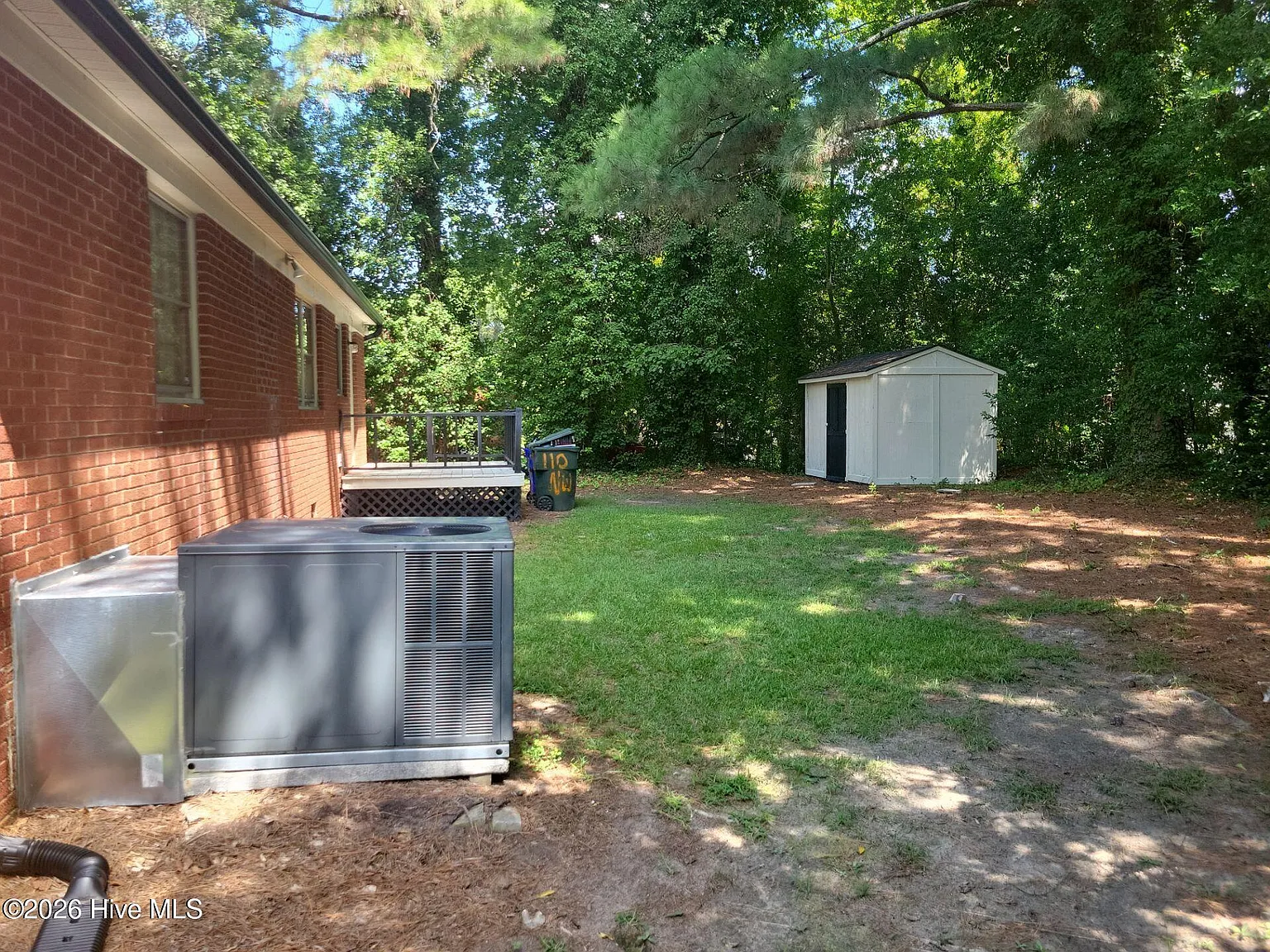 3 bed, 1.0 bath, 1182 sqft, $1,650 — Photo 4