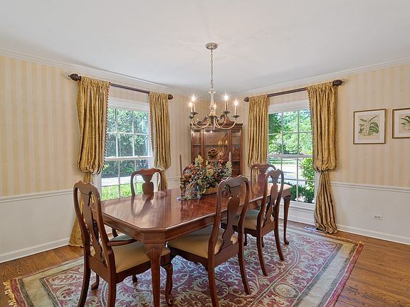 4th image of 547 Meadowood Dr