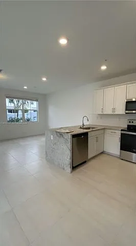 125 SW 171st Way — Photo 6