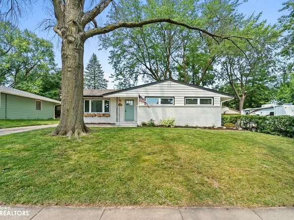 4106 Lynner Dr, Des Moines, IA 50310