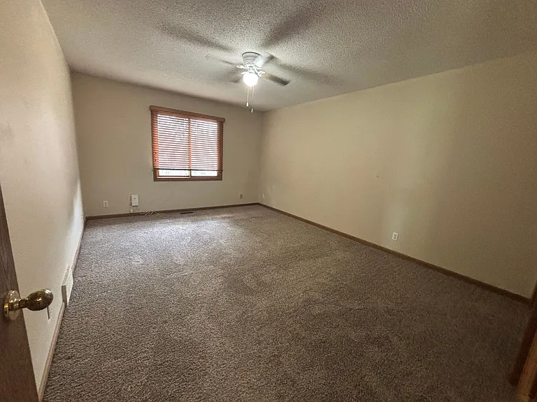2135 S 46th Ave — Photo 8