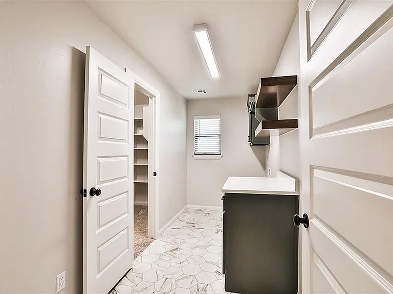 9301 SW 44th Ter — Photo 24