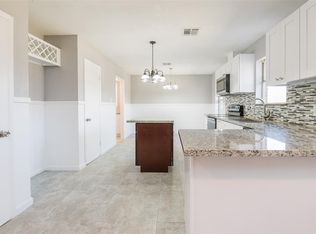 502 Inwood Dr, Baytown, TX 77521