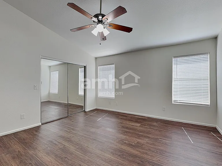 10262 W Patrick Ln — Photo 12