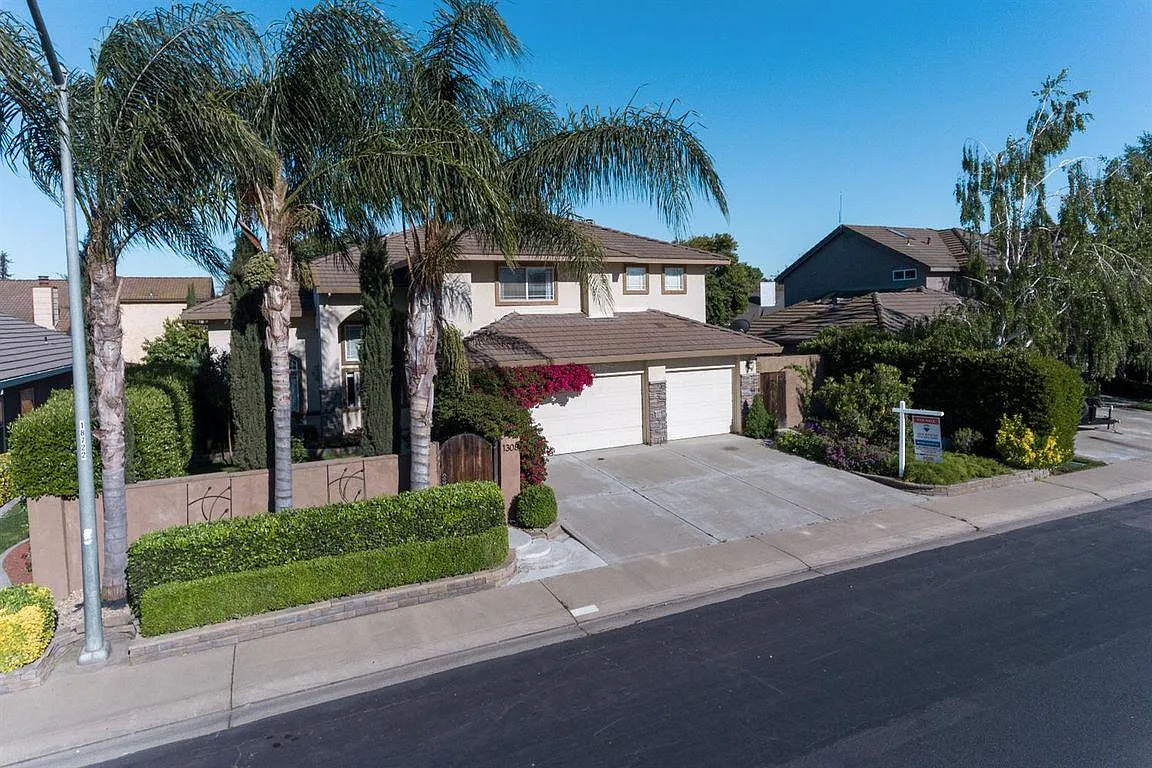 1308 Glenbrook Way photo 1