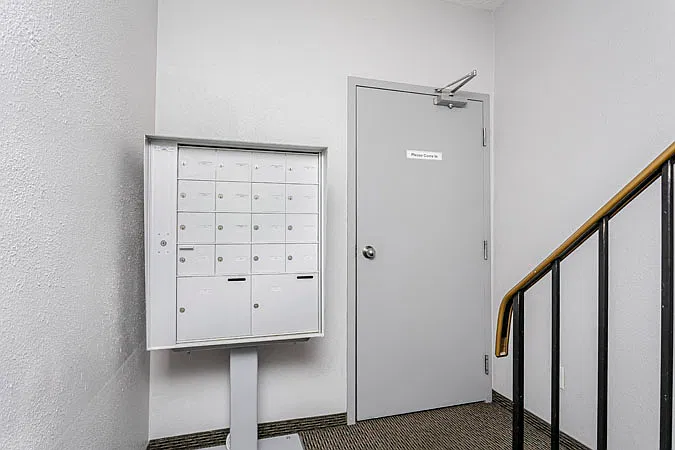 Hillview Estates Apartments Edmonton — Photo 1