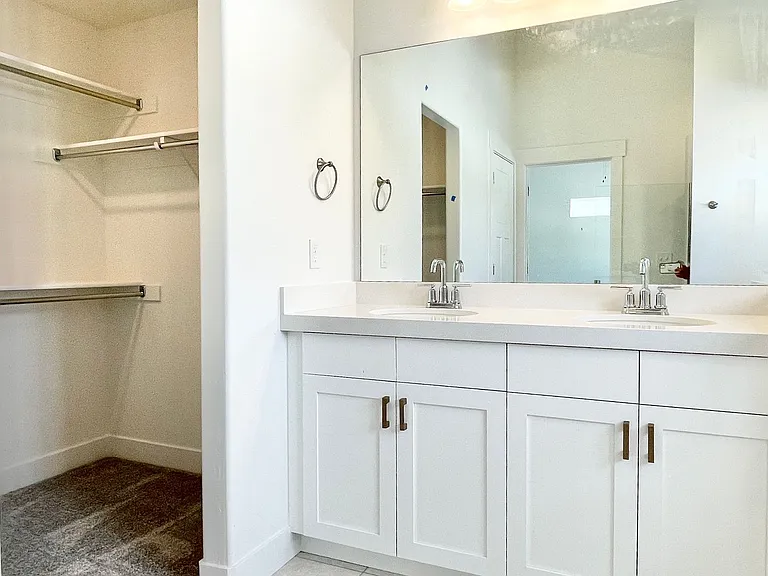 899 E Pacific Dr — Photo 21