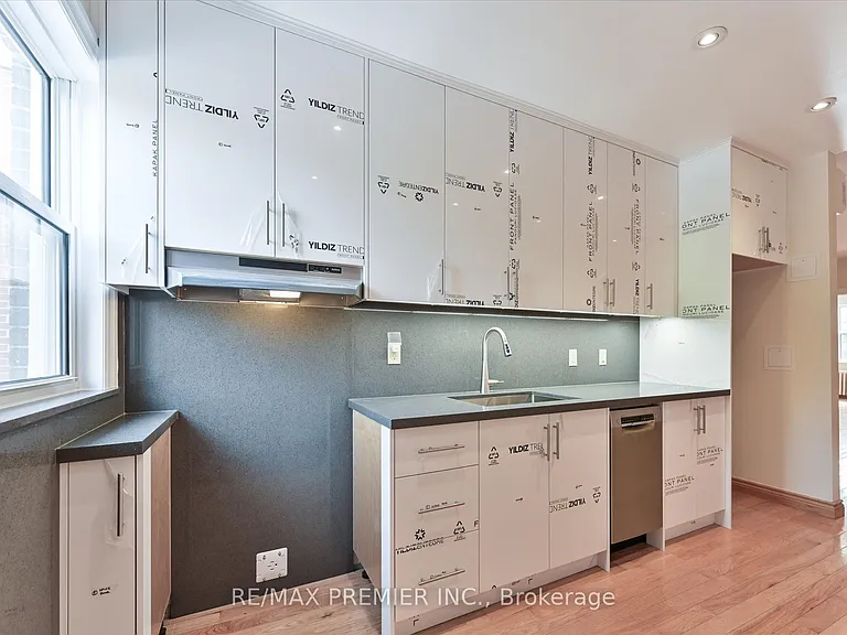 1575 Bayview Ave — Photo 7
