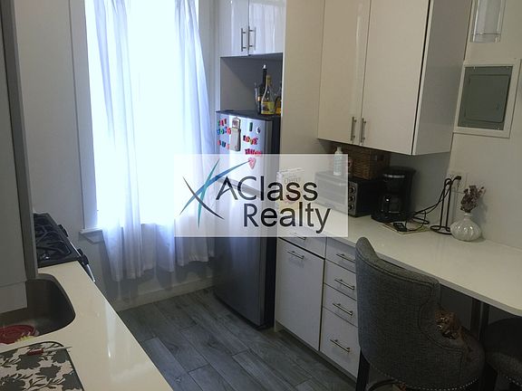 3rd image of 2517 24th Ave