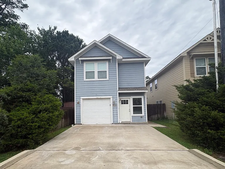 16658 E Lynbrook — Photo 1