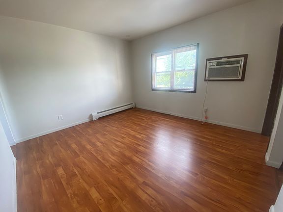4th image of 200 E Superior St