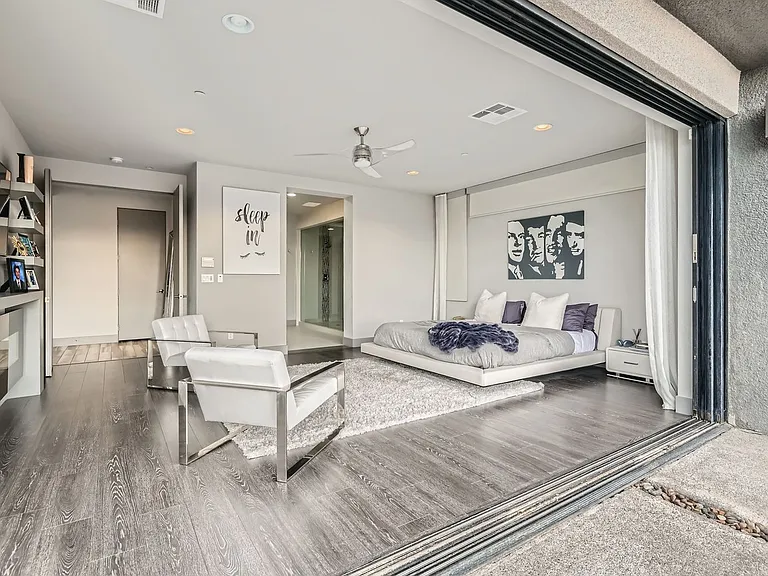 861 Vegas View Dr — Photo 13