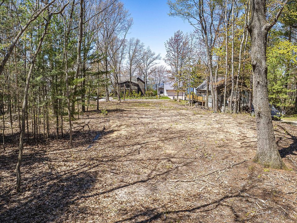 1st image of 4674 N Lakeshore Dr