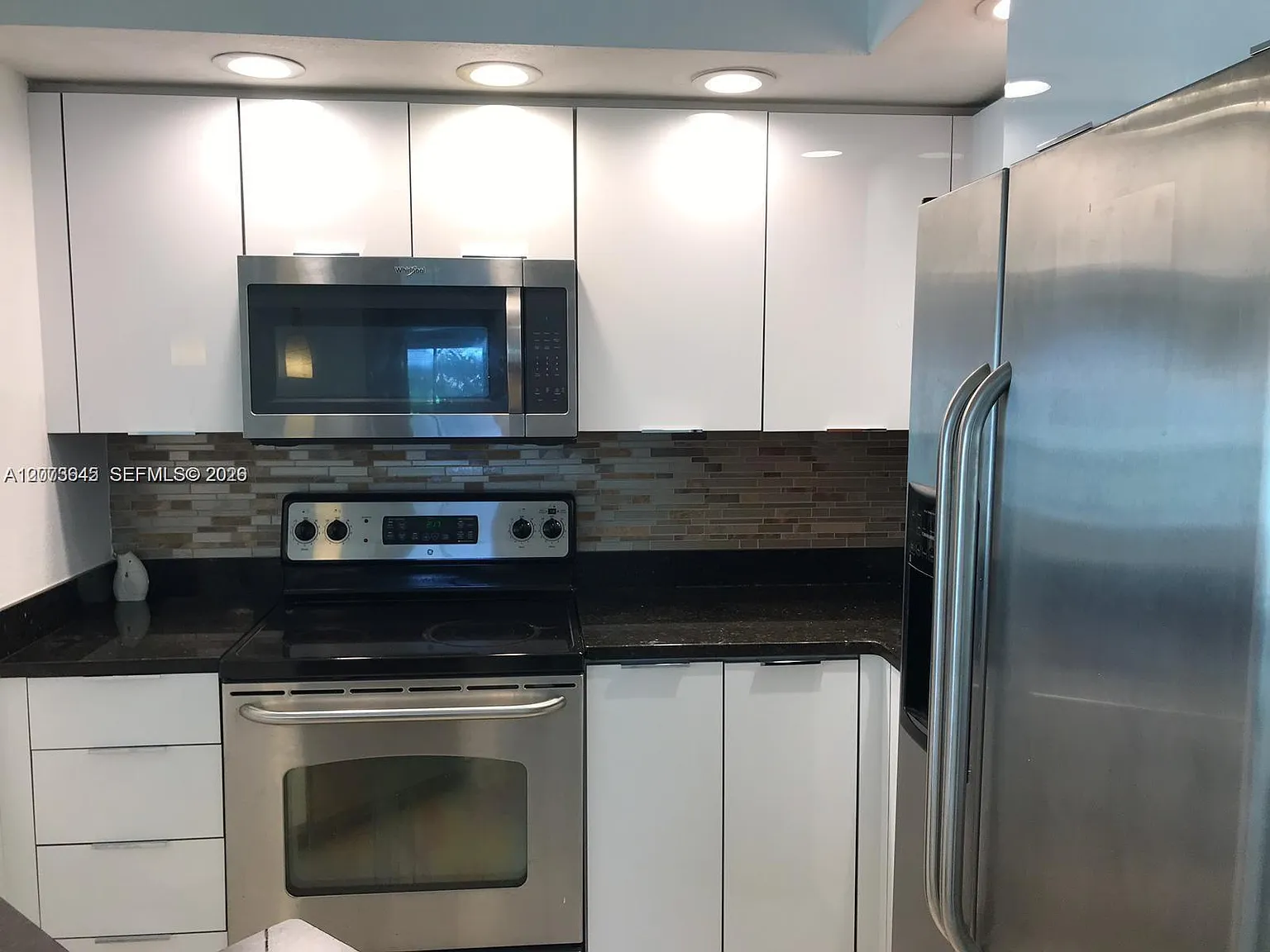 Coral Key Condo — Photo 1