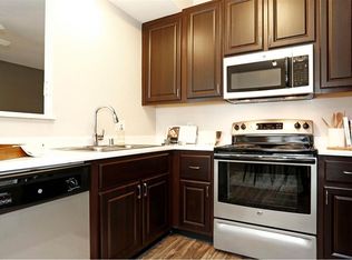 9444 Harbour Point Dr APT 116, Elk Grove, CA