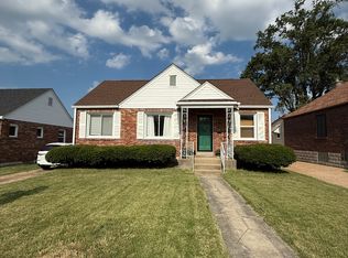 8717 Neier Ln, Saint Louis, MO 63123