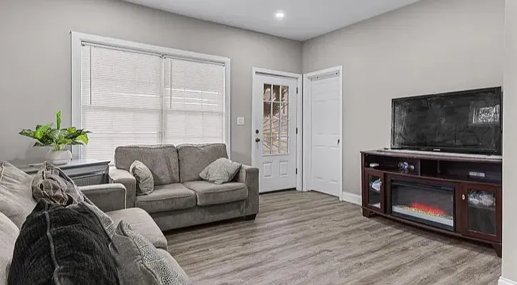 Beautiful living room - French Rd