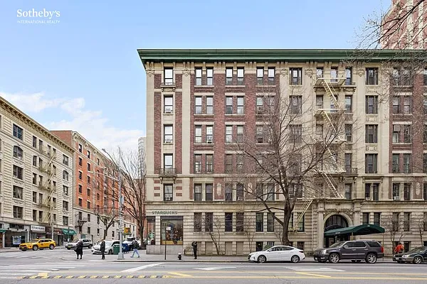 Sold by Sotheby's International Realty | media 18