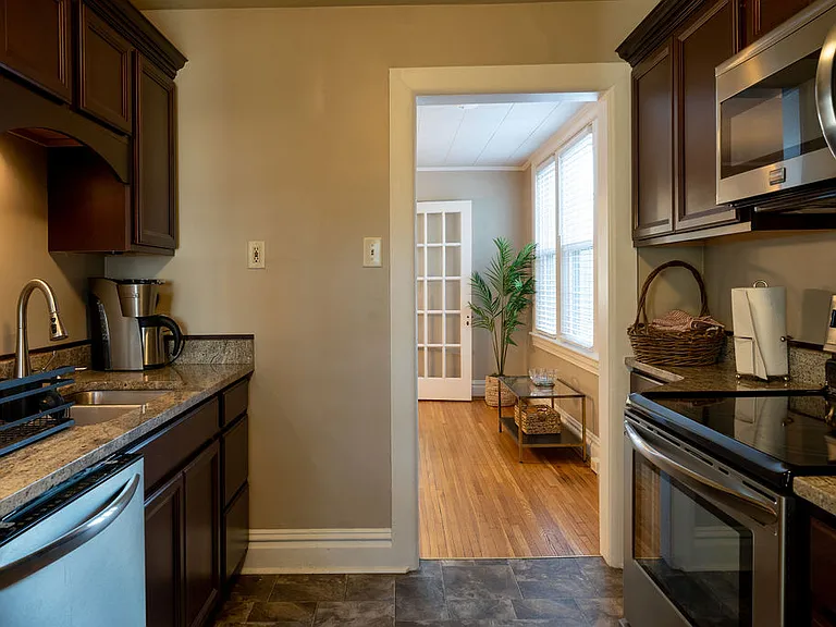 313 Frederick St — Photo 13