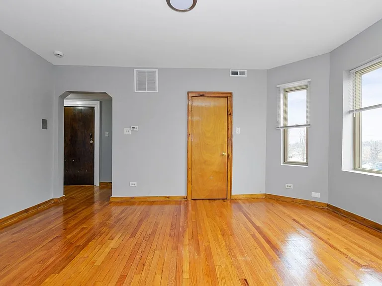 4737-4743 W 65th Mobility Zone — Photo 19