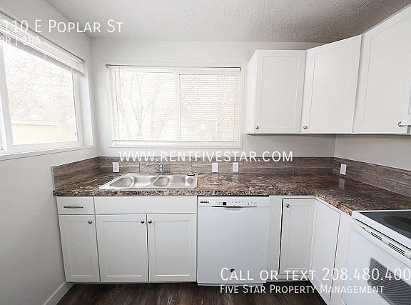5th image of 1110 E Poplar St