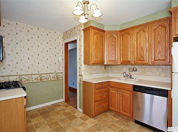5th image of 618 S 11th St