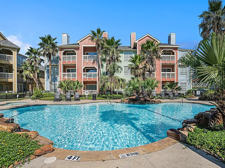 7000 Seawall Blvd #1011 — Photo 1
