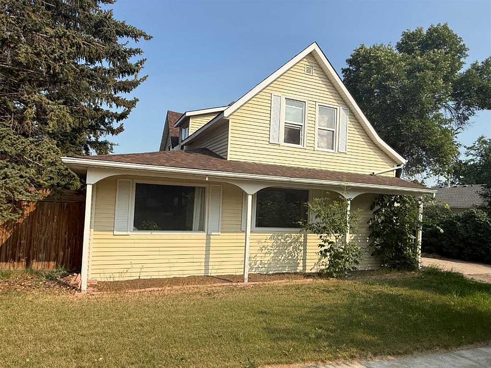 1st image of 208 SE 2nd St S