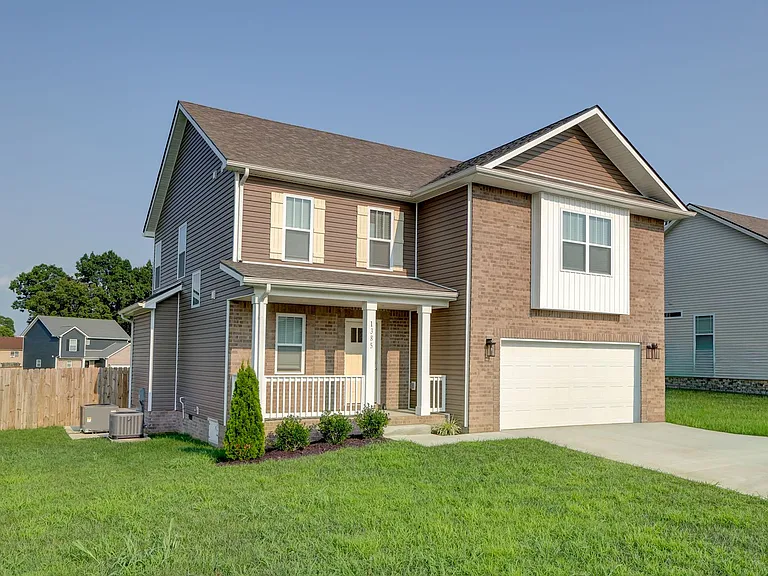 1385 Harmon Ln — Photo 1