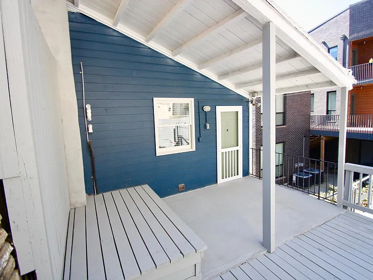 436 Liberty Hl #2 — Photo 2