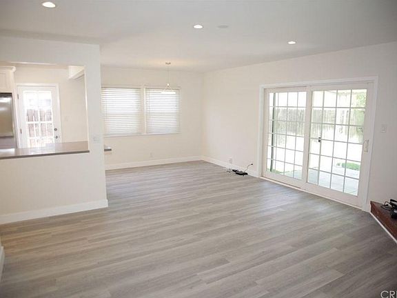 5th image of 22615 Mariano St