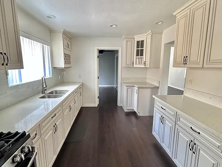 10031 Adoree St — Photo 8