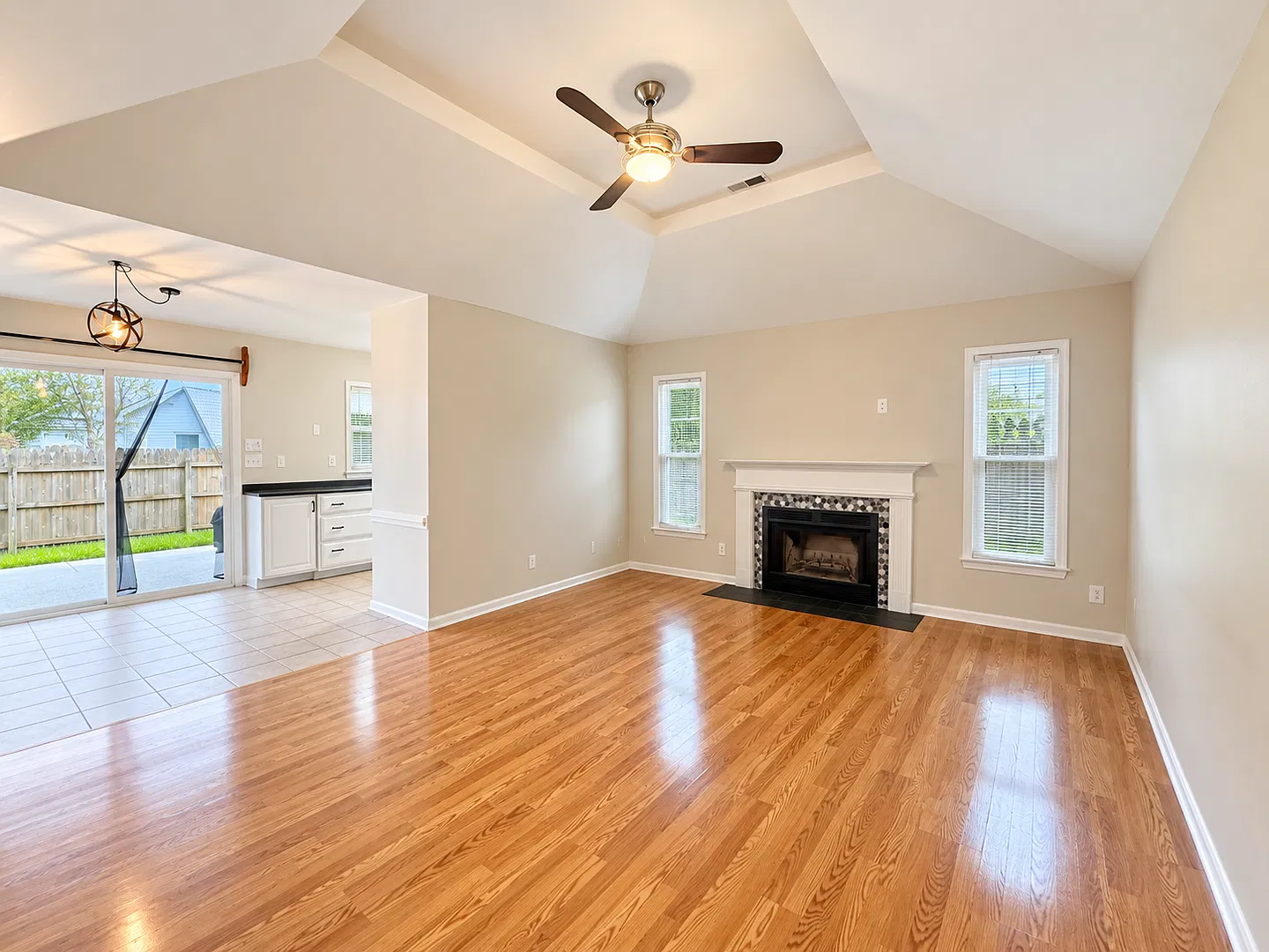 Charming 2-Bedroom Home with Attached Garage & Fenced Backyard in Louisville! — Photo 3