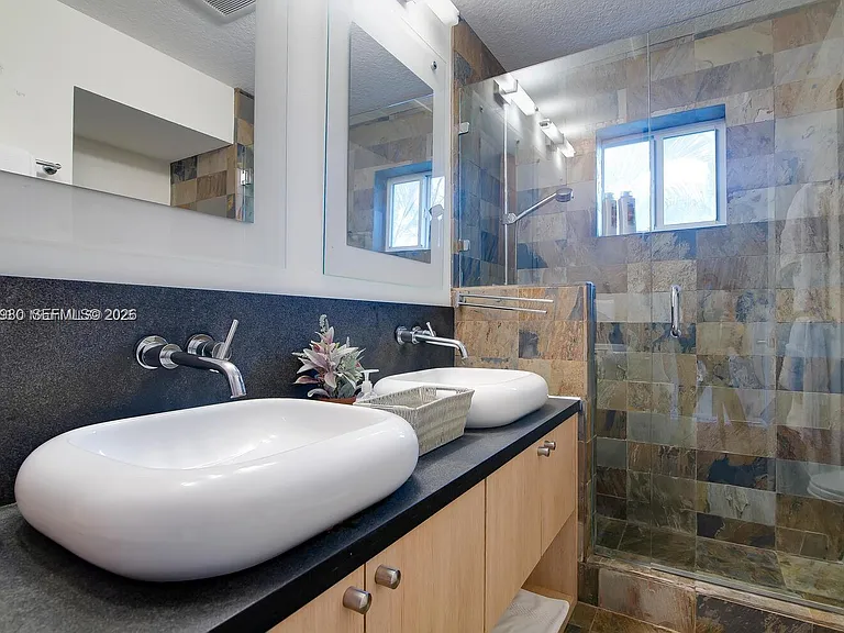 4101 Bayview Dr — Photo 28