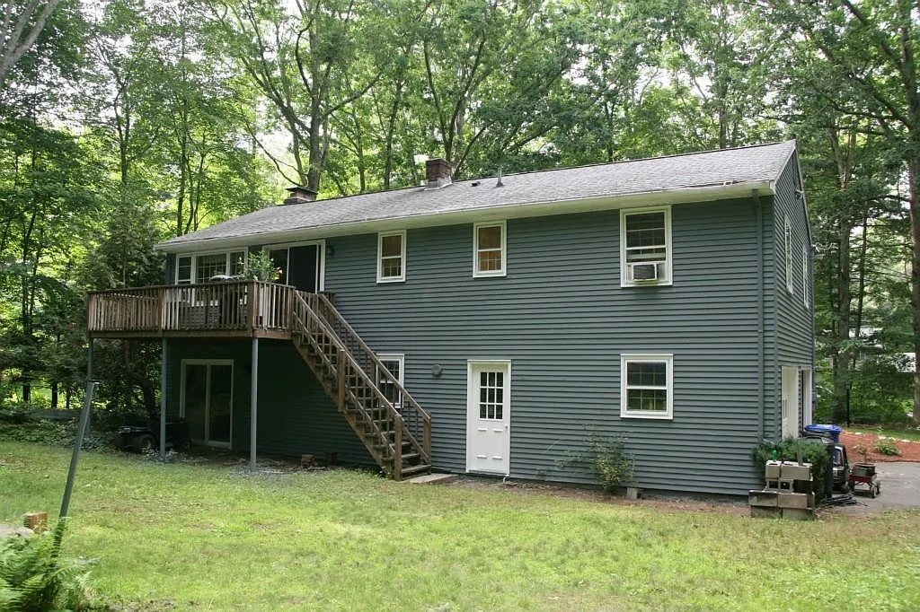 3 bed, 1818 sqft, $3,300 — Photo 3