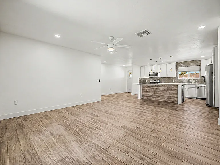 8129 E Oak St — Photo 9