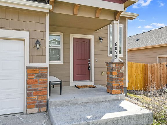 3rd image of 6055 Meadowbank Ln