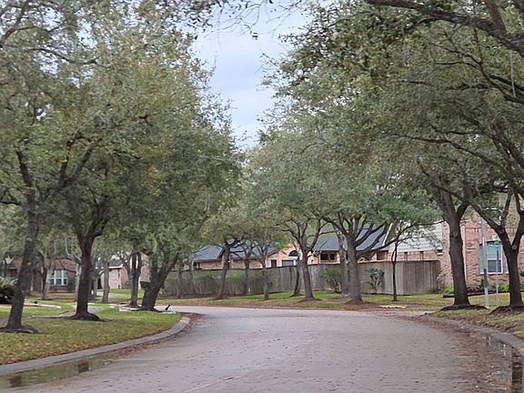 5th image of 14302 Rolling Hills Ln