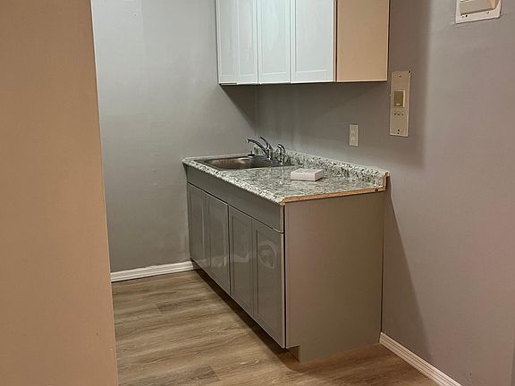 2nd image of 107 Van Cortlandt Park Ave 6cc-flr 6