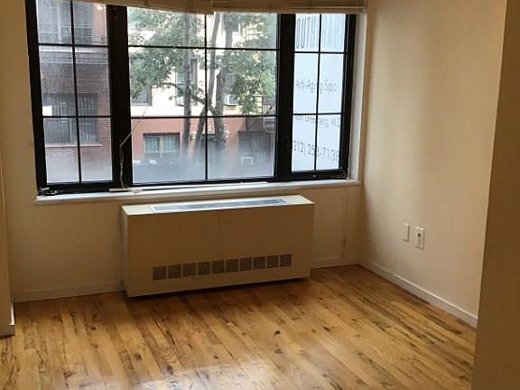 4th image of 238 E 77th St #3