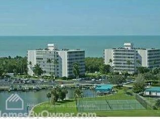 3 Bluebill Ave APT 104, Naples, FL 34108
