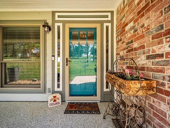 5th image of 310 Cove Loop