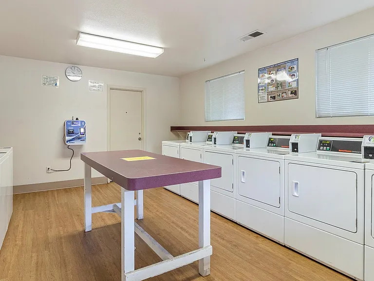 Brentwood Village — Photo 24