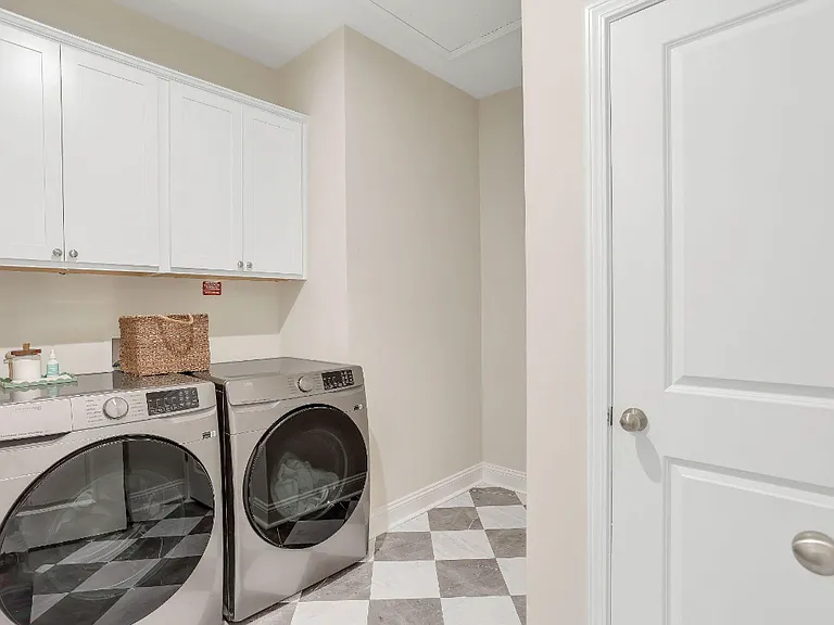 72 McRorrie Dr — Photo 28